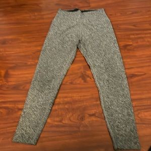 Peleton size large beyond yoga leggings